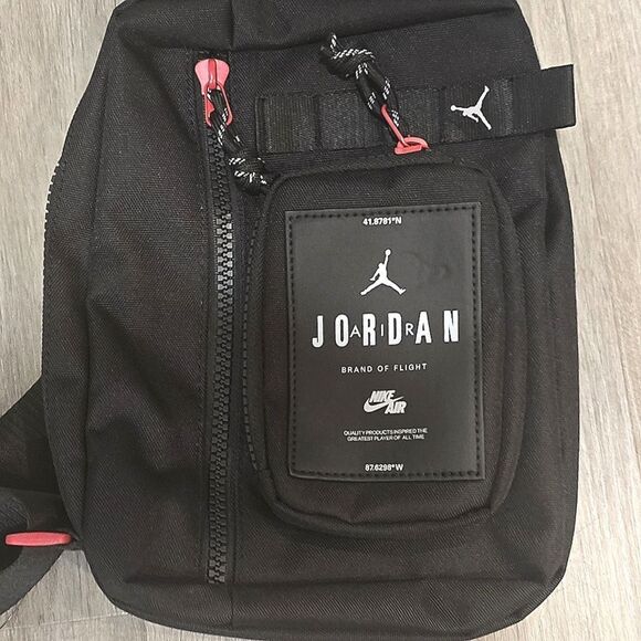 Jordan Hesi Crossbody Bag- Black - Picture 7 of 8